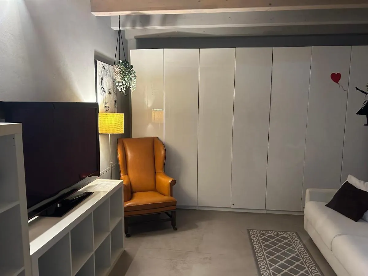 Bed and Breakfast Loft Navigli With Private Garden Milano Bed & Breakfast