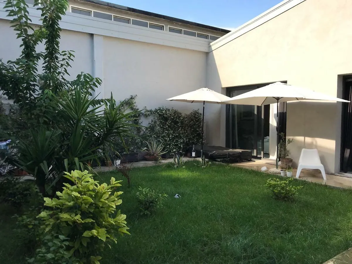 *** Bed & Breakfast Bed and Breakfast Loft Navigli With Private Garden Milano Italia