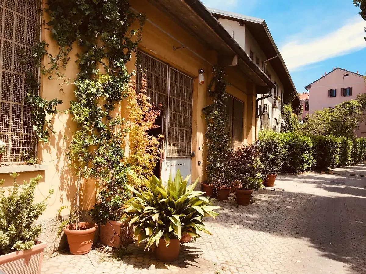 Bed & Breakfast Bed and Breakfast Loft Navigli With Private Garden Milano
